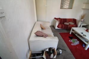 Photo of living room before renovation