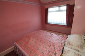 Photo of bedroom before renovation