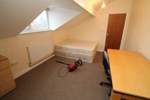 Photo of bedroom before renovation