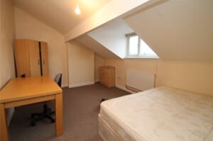 Photo of bedroom before renovation