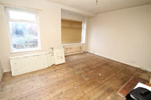 Photo of living room before renovation
