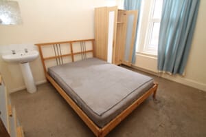 Photo of bedroom before renovation